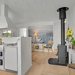 4 Bedroom Gorgeous In Ferienhaus *