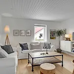 4 Bedroom Gorgeous In Ferienhaus *