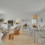 4 Bedroom Gorgeous In