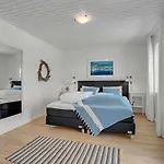 4 Bedroom Gorgeous In Ferienhaus