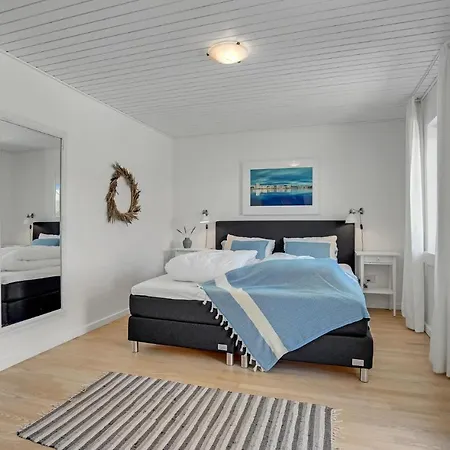 4 Bedroom Gorgeous In Prázdninový dům