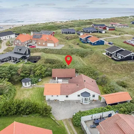 4 Bedroom Gorgeous In Ferienhaus *