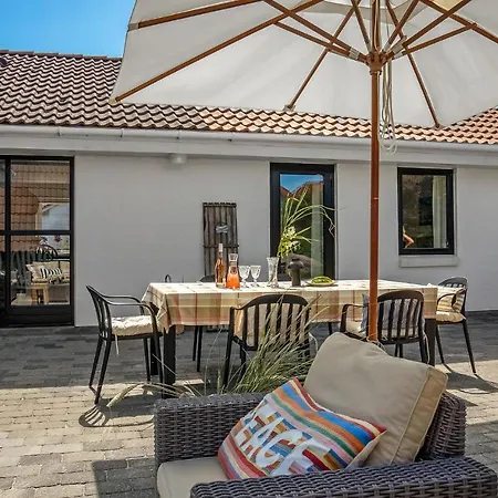 4 Bedroom Gorgeous In Semesterbostad